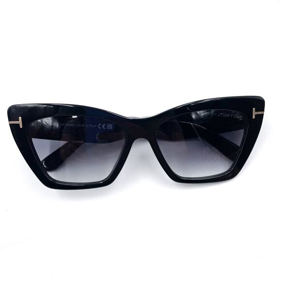 Tom Ford Wyatt Sunglasses Cat-Eye Black  Acetate Gray Gradient Lens TF871 - Picture 5 of 14